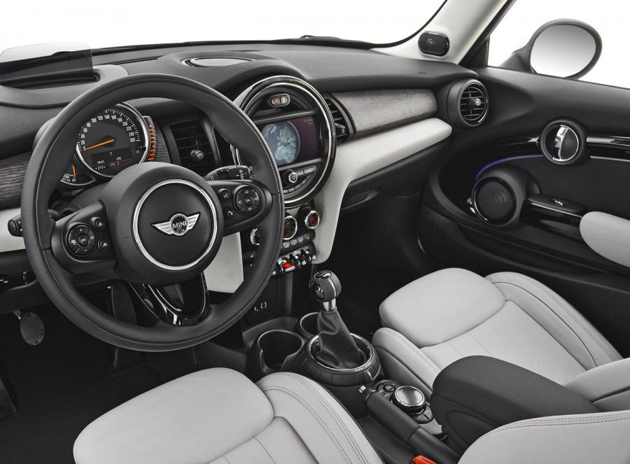  Mini Cooper Hardtop 2015 года  (фото 12 из 26)